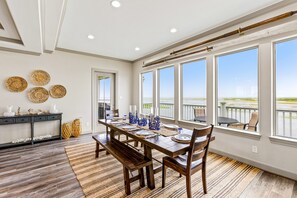 Dining - Beautiful bayfront home with pool, hot tub & central AC (Galveston)