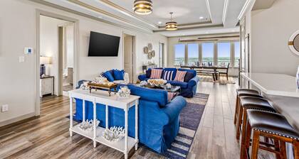 Beautiful bayfront home with pool, hot tub & central AC