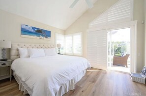 3 habitaciones, tabla de planchar con plancha y cuna de viaje 