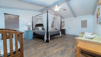 4 Schlafzimmer, Schreibtisch, Bügeleisen/Bügelbrett, kostenloses WLAN