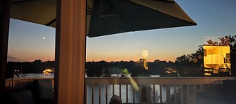 Lake living does NOT get any better than this!