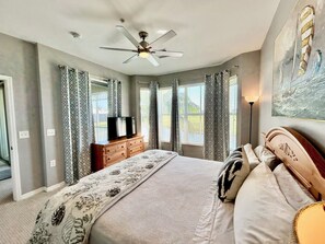 3 bedrooms, iron/ironing board, free WiFi, bed sheets - Naples Serenity on Golf Course, Near Beaches (Naples)