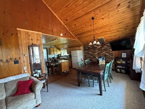 Smart-TV, DVD-Player, Bücher