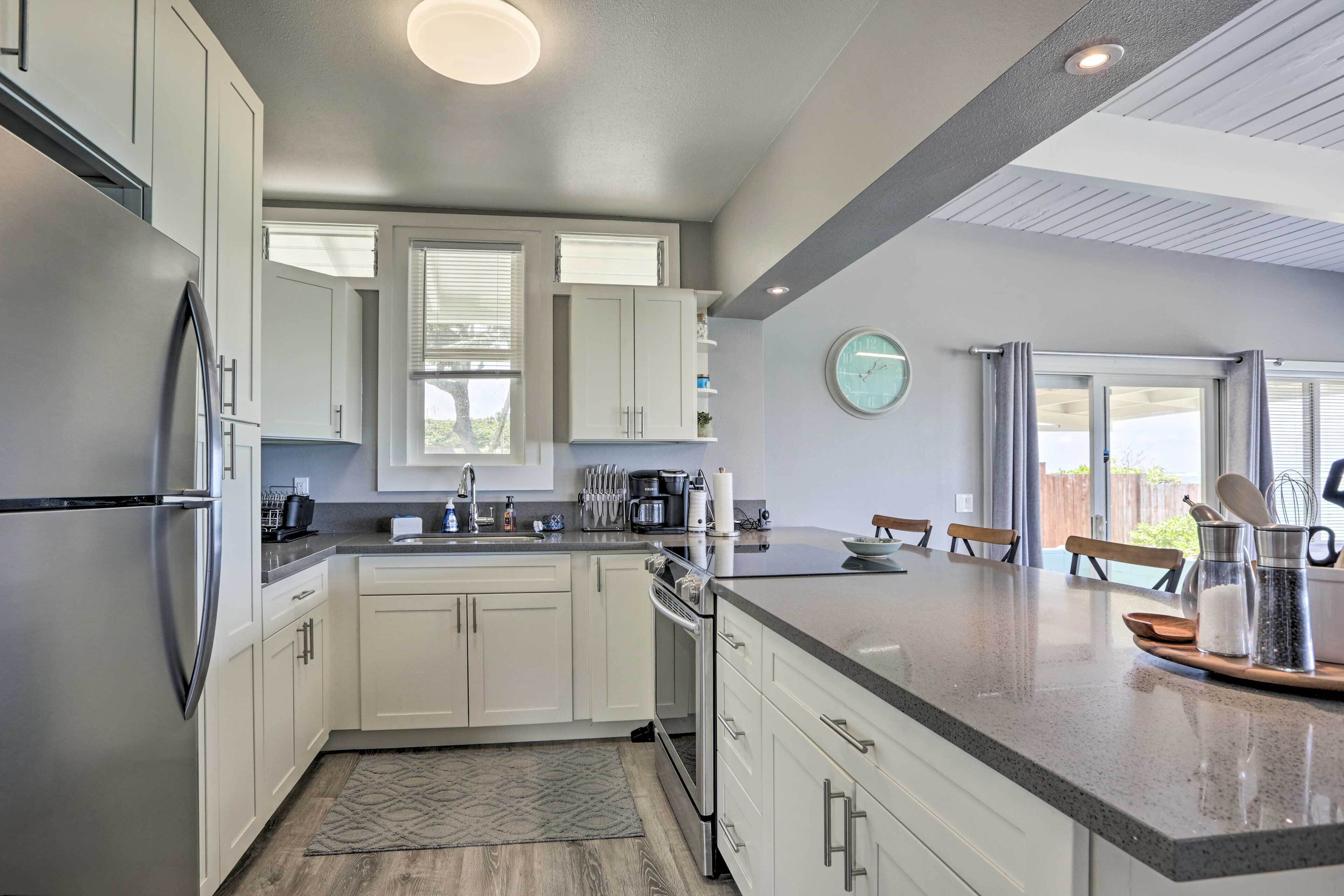 Fridge, microwave, stovetop, dishwasher