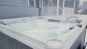 Bain à remous extérieur