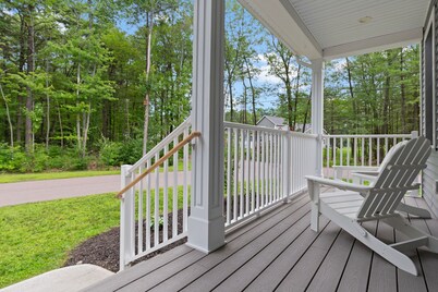 Fully Loaded - Bikes & Hot Tub - Burlington Area + Bike Path