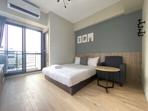 ห้องซีเนียร์ดับเบิล | ผ้านวมขนเป็ด, โต๊ะทำงาน, Wi-Fi ฟรี, ผ้าปูที่นอน