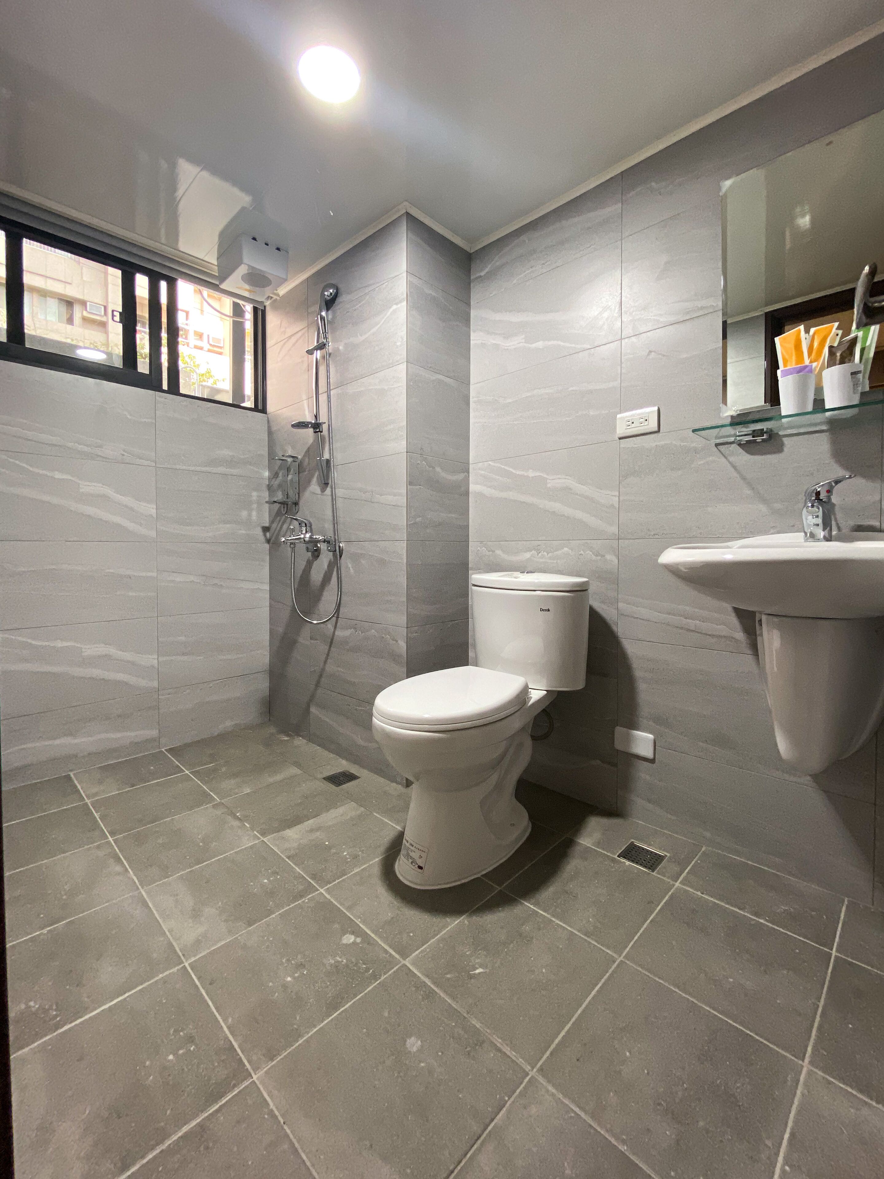 Signature Double Room | Down comforters, desk, free WiFi, bed sheets