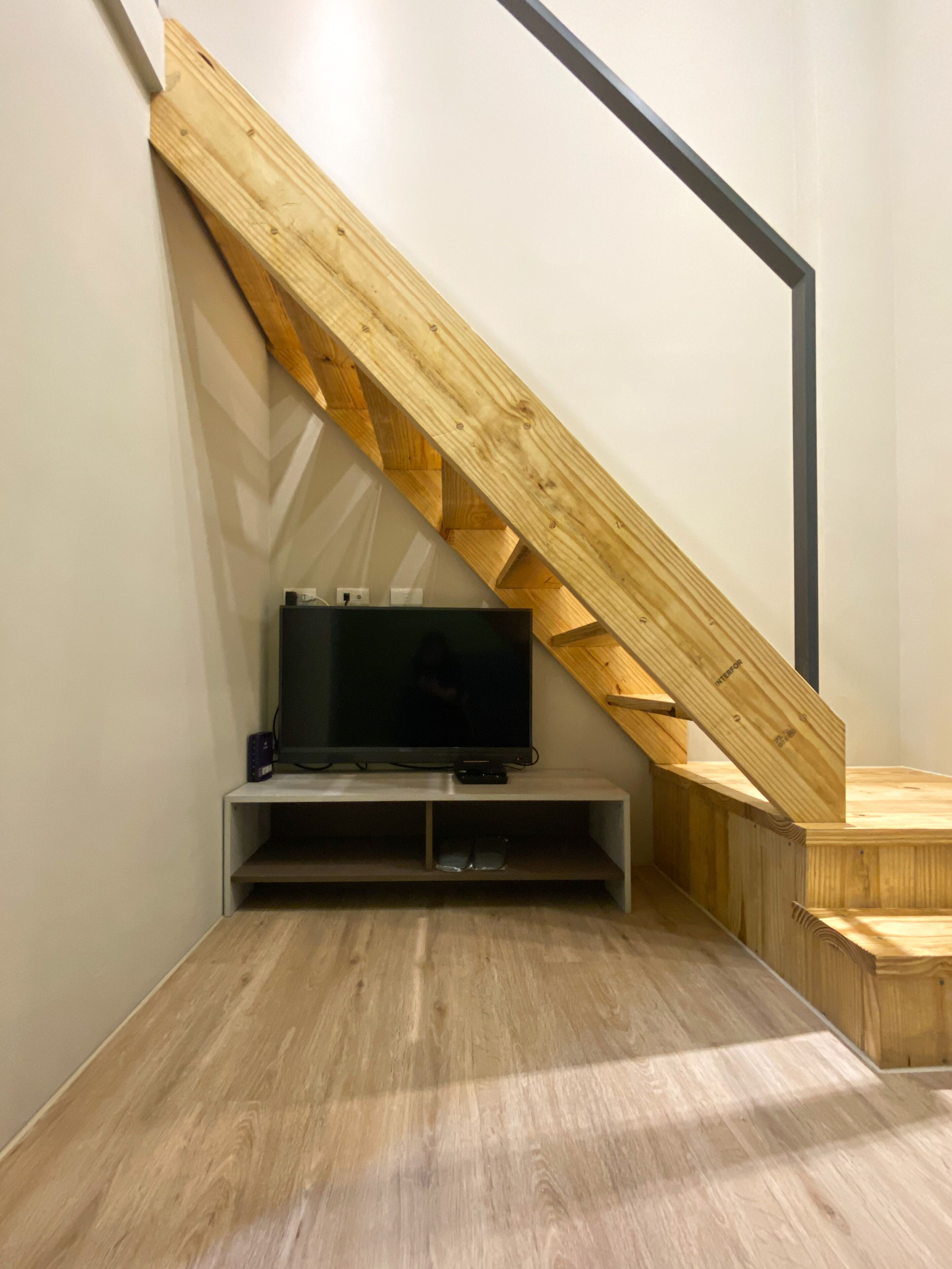 Cubrecamas, escritorio, wifi gratis y ropa de cama 