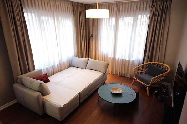 1 bedroom, travel cot, free WiFi, bed sheets