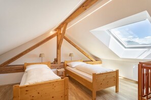 2 bedrooms, free WiFi, bed sheets - Apartment "2SZ Weißburg Kreuzwegerhofnals" with Mountain View, Pool & Balcony (Nals Südtirol)