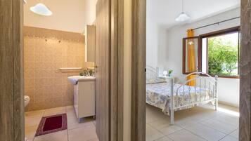 1 Schlafzimmer, BĂŒgeleisen/BĂŒgelbrett, BettwĂ€sche