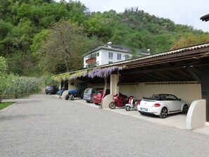Property grounds - Stay in a Village near Merano (Nals Südtirol)