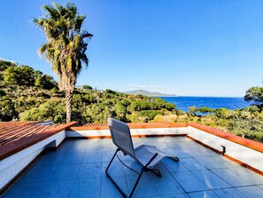 Terrace/patio - Vacation Home Casa Country with Sea View, Garden & Terrace (Capoliveri)