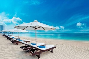 Chaises longues