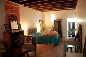 3 Schlafzimmer, Schreibtisch, Bügeleisen/Bügelbrett, kostenloses WLAN