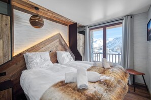 8 bedrooms, iron/ironing board, free WiFi, bed sheets