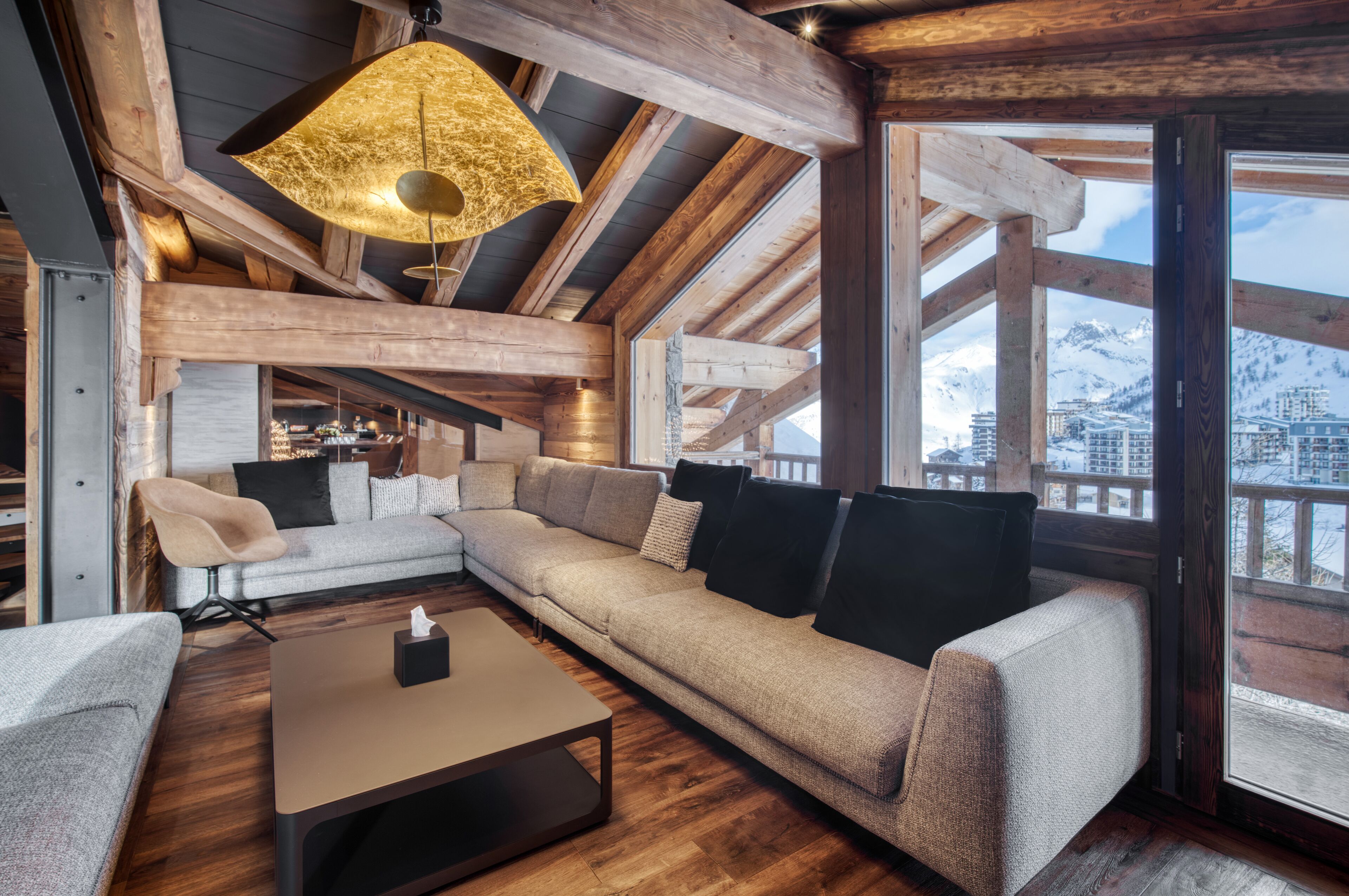 Fernseher, Kamin, Videospiele, Bücher