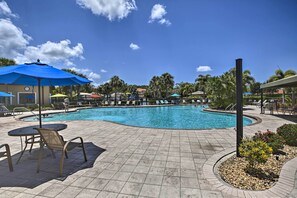 A heated pool - Bright & Airy Fort Myers Home w/ Pool Access! (Fort Myers)