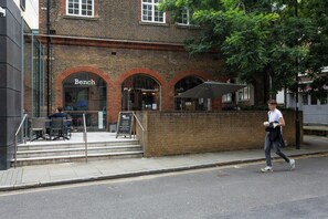 Exterior - Britton Street III by Onefinestay (London)