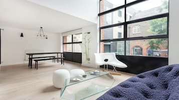 Apartment (2 Bedrooms) | Living area