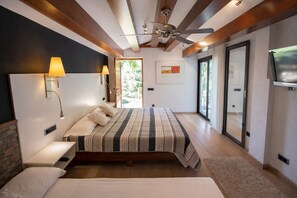 10 bedrooms, iron/ironing board, free WiFi