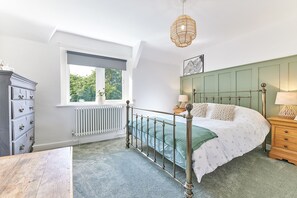 2 bedrooms, iron/ironing board, free WiFi