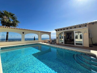 T-0121, Canarios, Fantastic villa with panoramic sea views