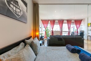 1 chambre, fer et planche à repasser, Wi-Fi gratuit, draps fournis