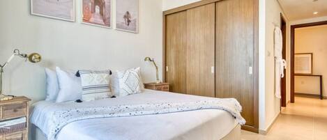 2 chambres, bureau, fer et planche à repasser, Wi-Fi