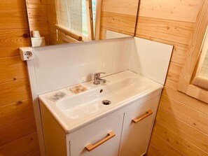 Dusche, Handtücher, Toilettenpapier