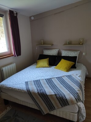 3 bedrooms, iron/ironing board, travel cot, free WiFi - Cozy cottage for 4 to 6 people with swimming pool (Monflanquin)