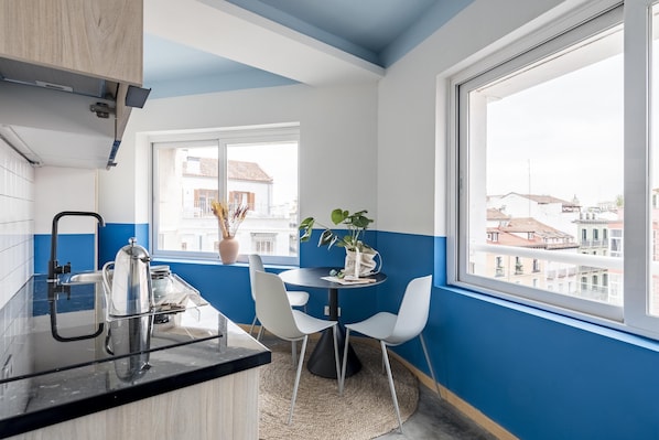 Chueca Design Suite for 3 w/ View | Living area | Smart TV, video game console - Bob W Madrid Chueca (Madrid)