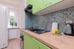 Réfrigérateur, four, plaque de cuisson, lave-vaisselle