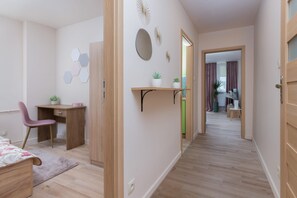 2 bedrooms, desk, iron/ironing board, WiFi - Rejtana 2 Warsaw | Charming Apartment in Mokotów | Functional Interiors | Balconies (Warszawa)