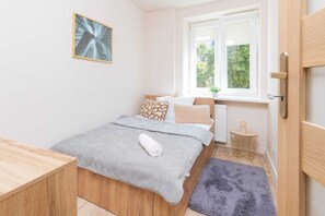2 Schlafzimmer, Schreibtisch, Bügeleisen/Bügelbrett, WLAN