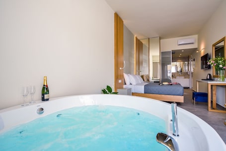 Deluxe Double Room | Hypo-allergenic bedding, in-room safe, soundproofing, iron/ironing board. Elia Platanias