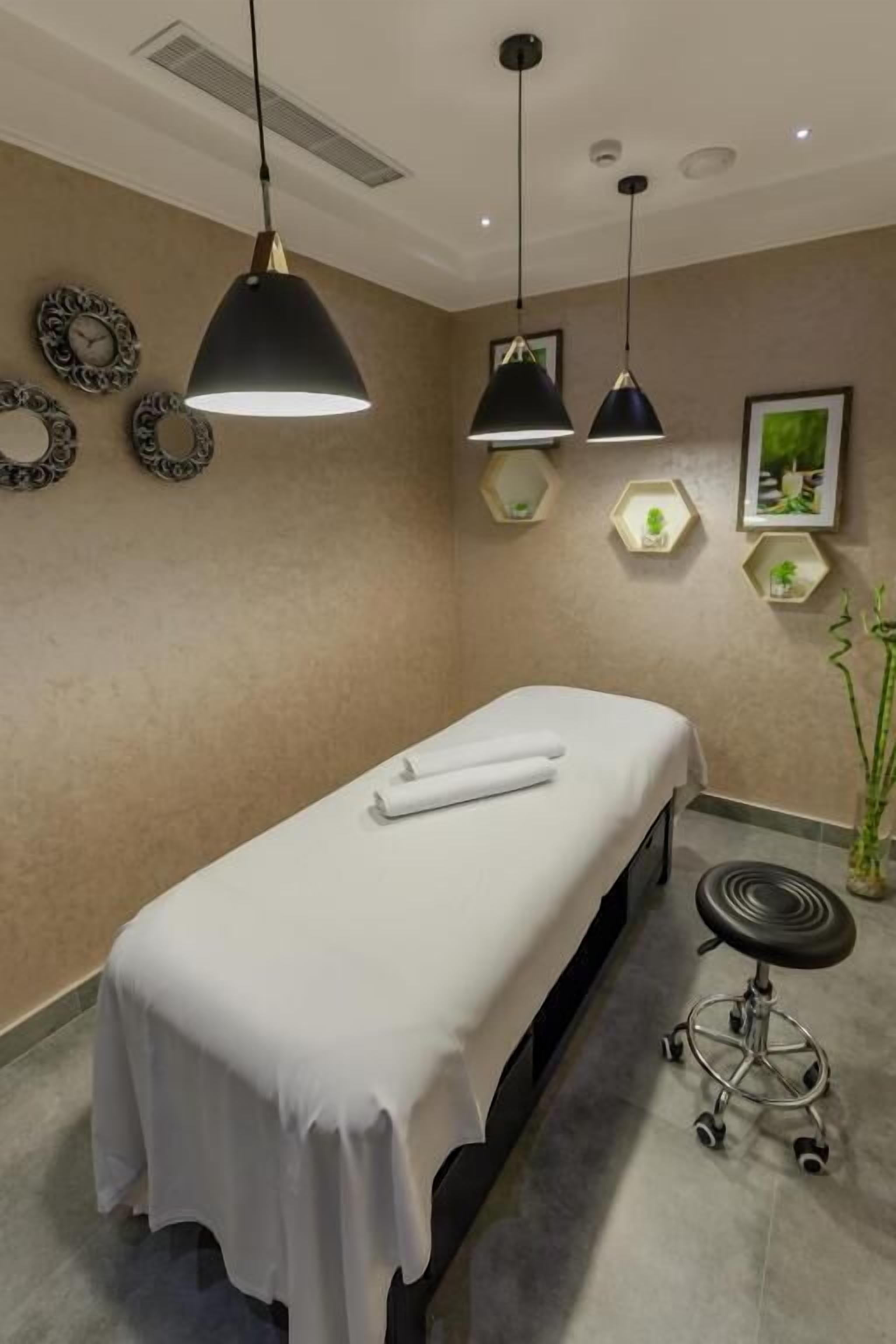 Steam room, Turkish bath, body treatments, deep-tissue massages