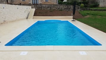 Piscina all'aperto, una piscina riscaldata