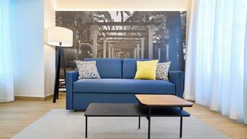 Suite, 1 Bedroom (Exterior) | In-room safe, blackout curtains, free WiFi, bed sheets