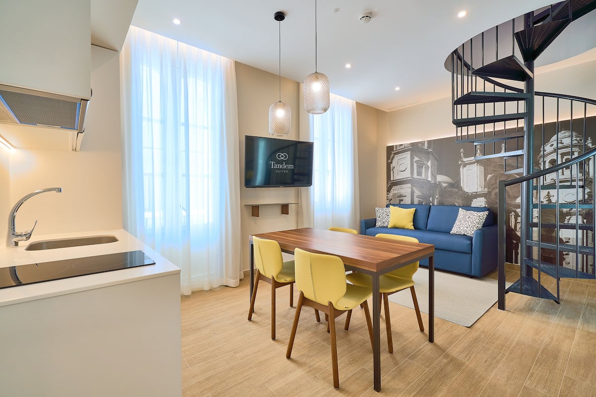 Suite (Duplex) | In-room safe, blackout curtains, free WiFi, bed sheets