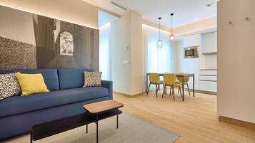 Safe på rommet, blendingsgardiner, wi-fi (inkludert) og sengetøy