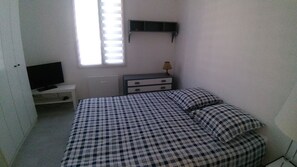 2 bedrooms, iron/ironing board