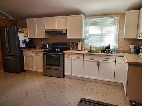 Sturgeon Lake Waterfront Cottage in Beautiful Fenelon Falls! Near Golf Course!!!