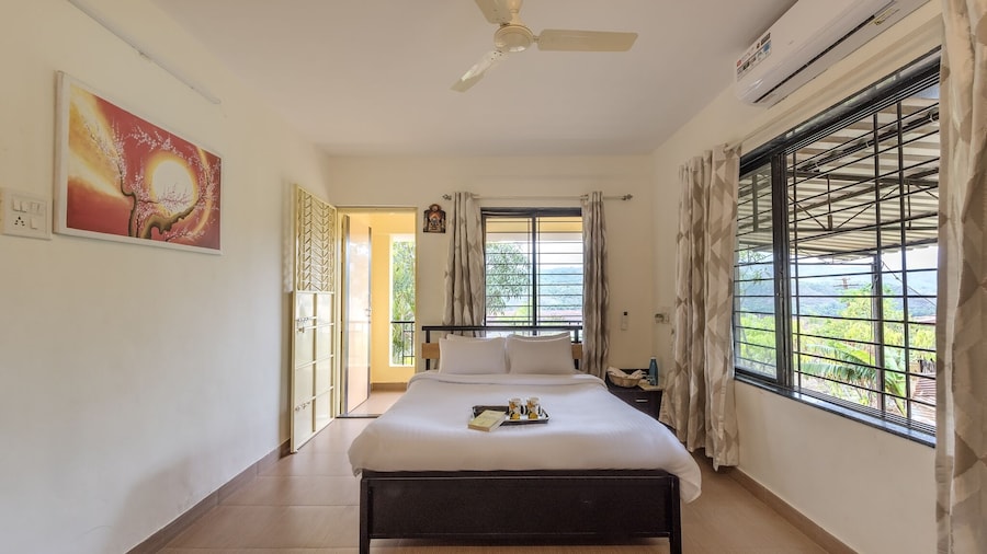 CosmicStays Countryside Panorama-Lakeview Bungalow