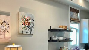 Kaffetrakter/tekoker, kjøleskap, mikrobølgeovn og ovn