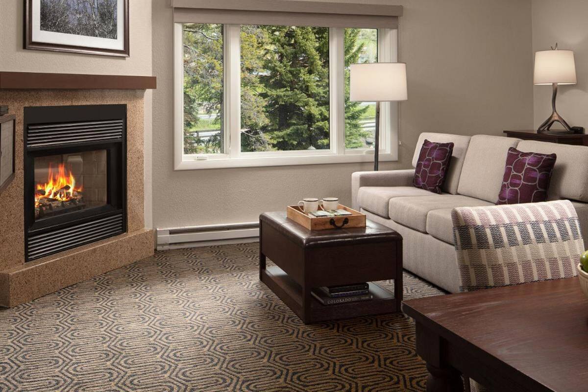 45-inch TV with cable channels, fireplace