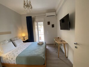 City Apartment | 1 bedroom, desk, laptop workspace, free WiFi - A Skip Away from the Acropolis Museum (Athens)