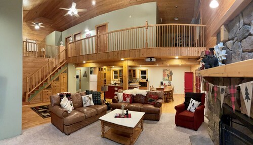  COZY BEAR LODGE - BEAUTIFUL MOUNTAIN GET AWAY