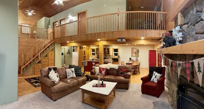 COZY BEAR LODGE - BEAUTIFUL MOUNTAIN GET AWAY